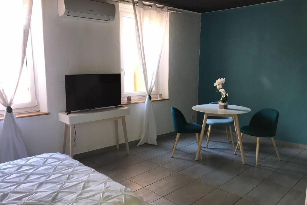 Studio Cocooning A 50 M Du Port, Classe 1 Etoile Cassis Eksteriør billede