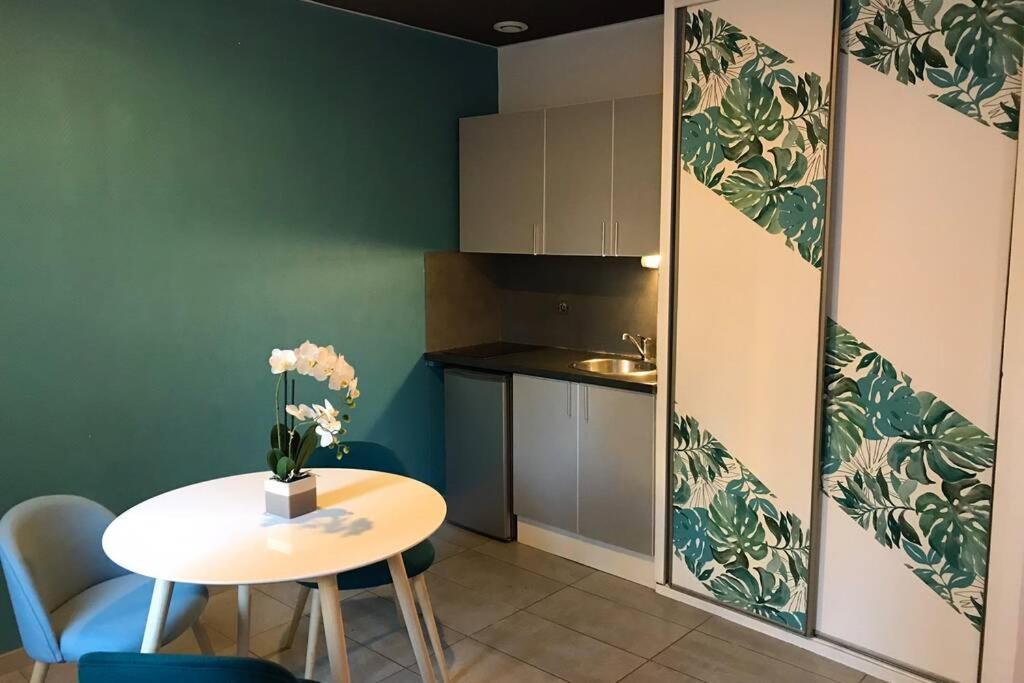 Studio Cocooning A 50 M Du Port, Classe 1 Etoile Cassis Eksteriør billede