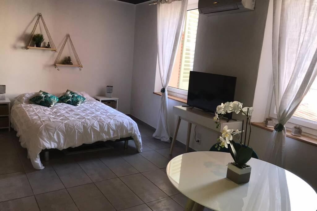 Studio Cocooning A 50 M Du Port, Classe 1 Etoile Cassis Eksteriør billede