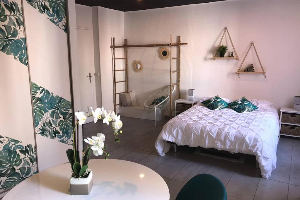 Studio Cocooning A 50 M Du Port, Classe 1 Etoile Cassis Eksteriør billede