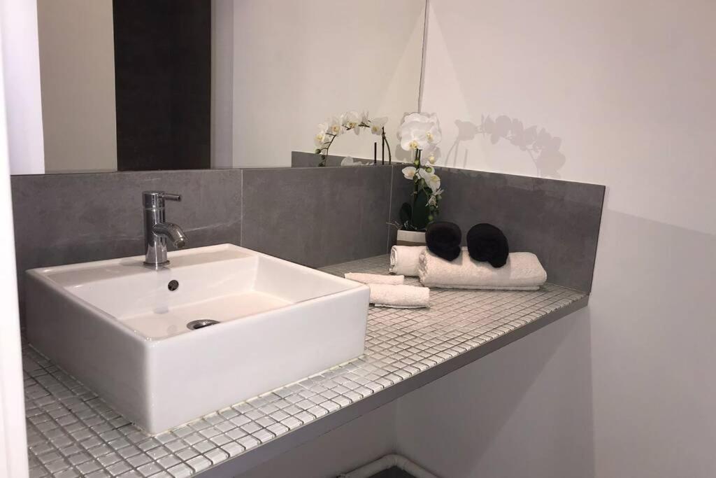 Studio Cocooning A 50 M Du Port, Classe 1 Etoile Cassis Eksteriør billede